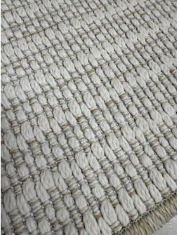 TAPETE ARTESANAL LUMINE ALBA N OFF WHITE COM BEGE